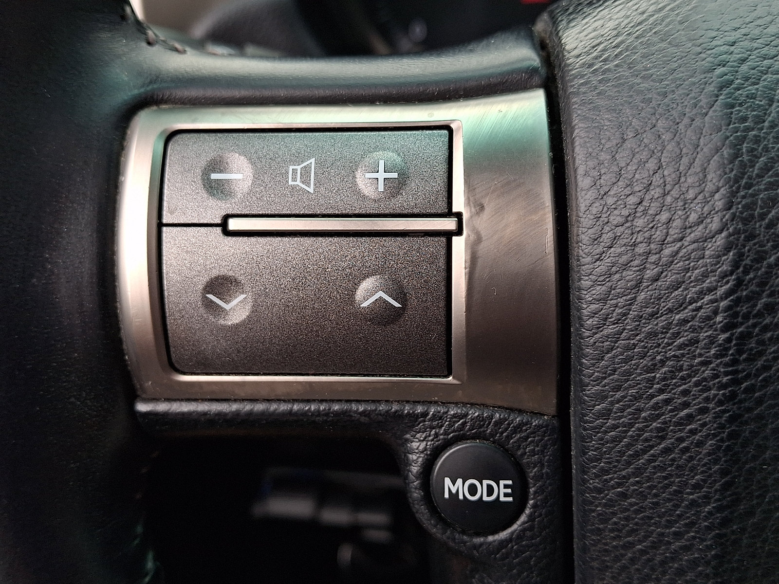Used 2011 Lexus GX 460 w/ Comfort Plus Pkg AWD/4WD image 24