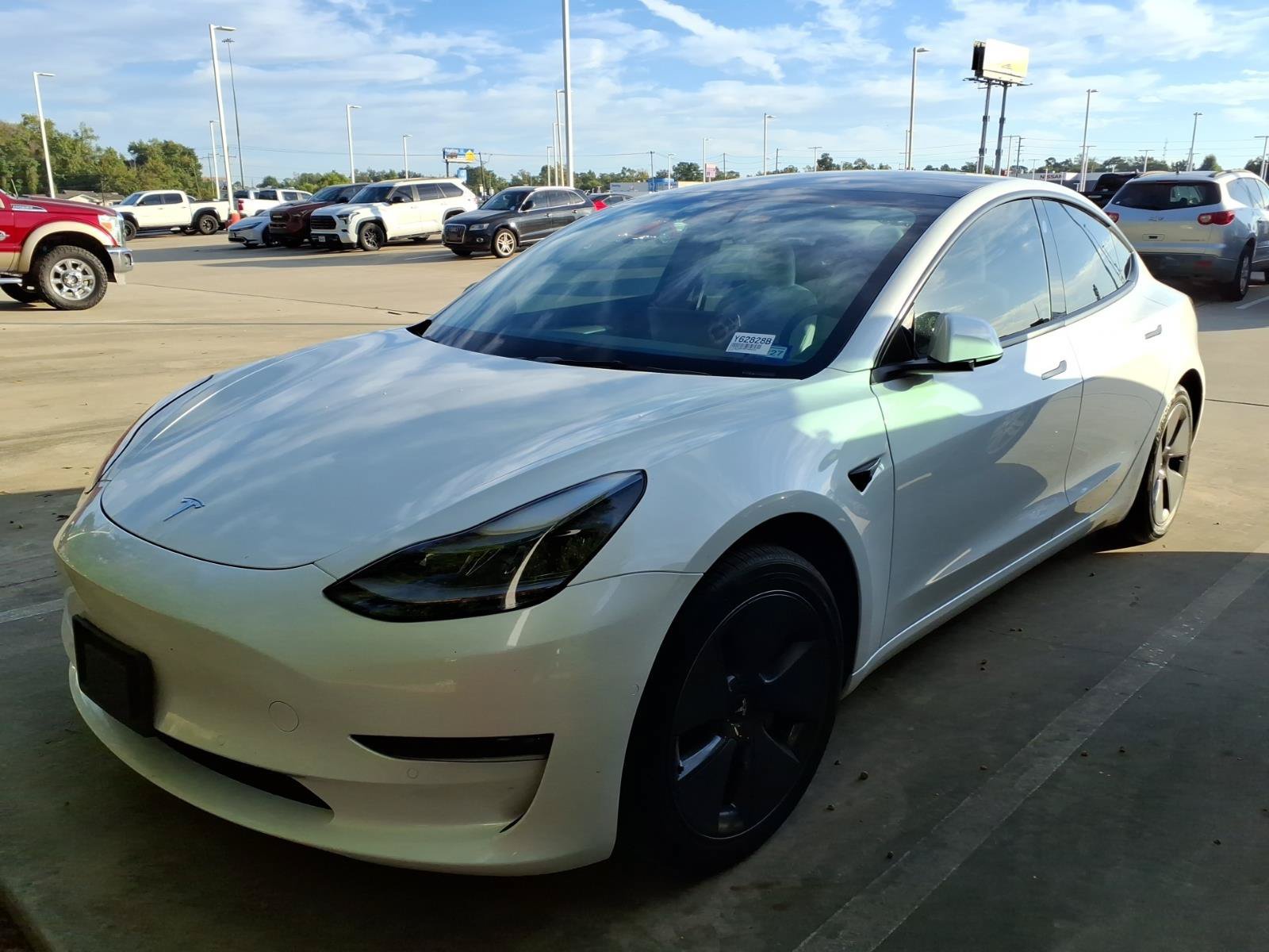Used 2022 Tesla Model 3 Long Range AWD/4WD image 3