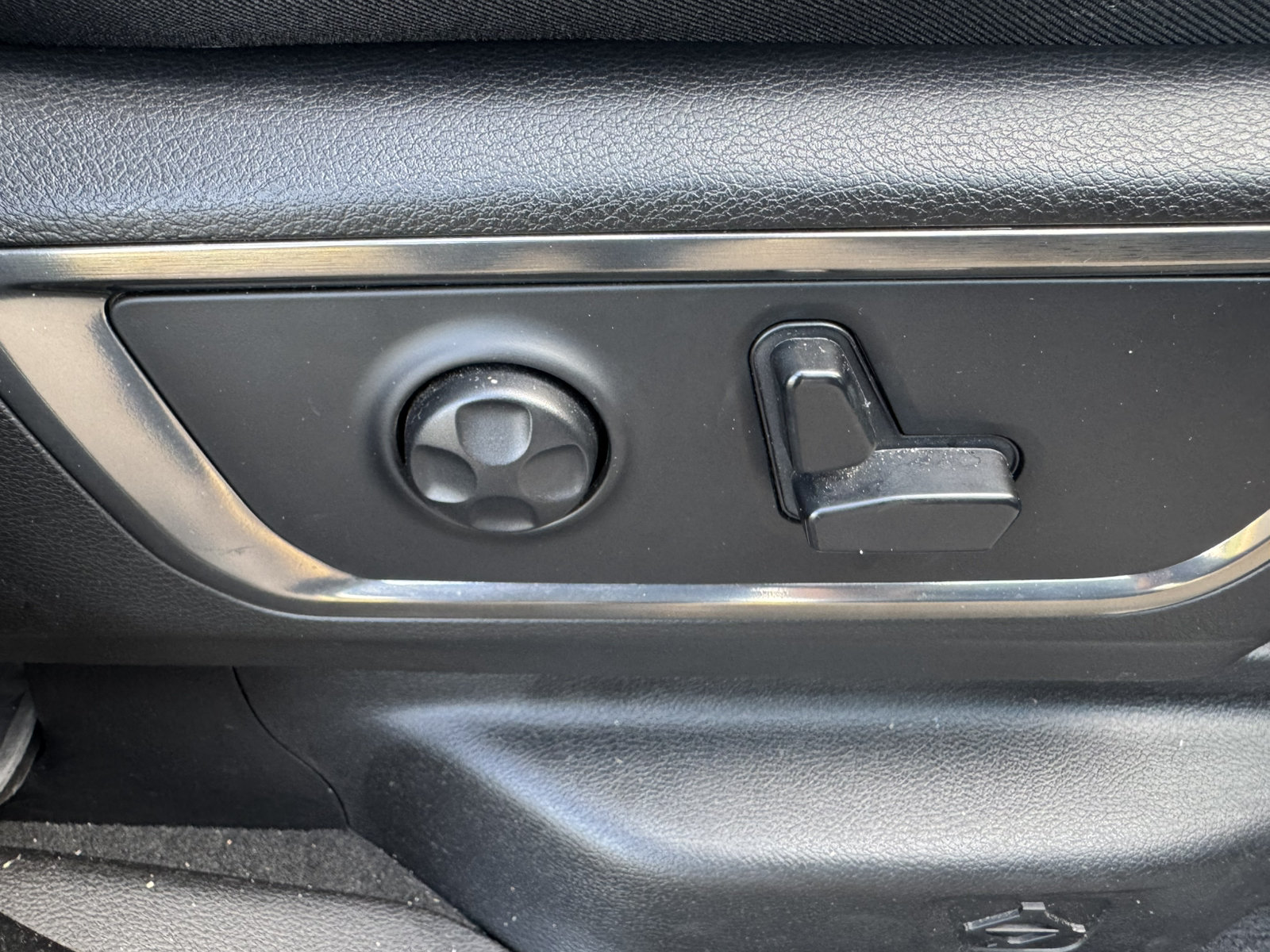 Used 2019 RAM 1500 Limited RWD image 18