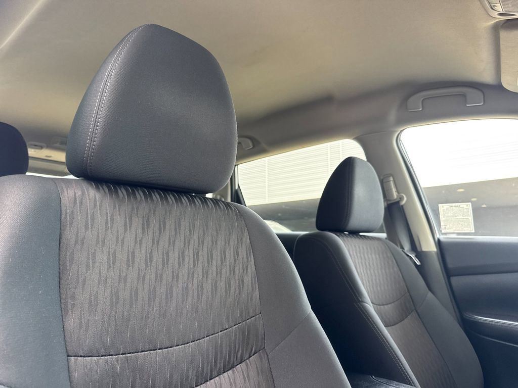 Used 2020 Nissan Rogue SV FWD image 16