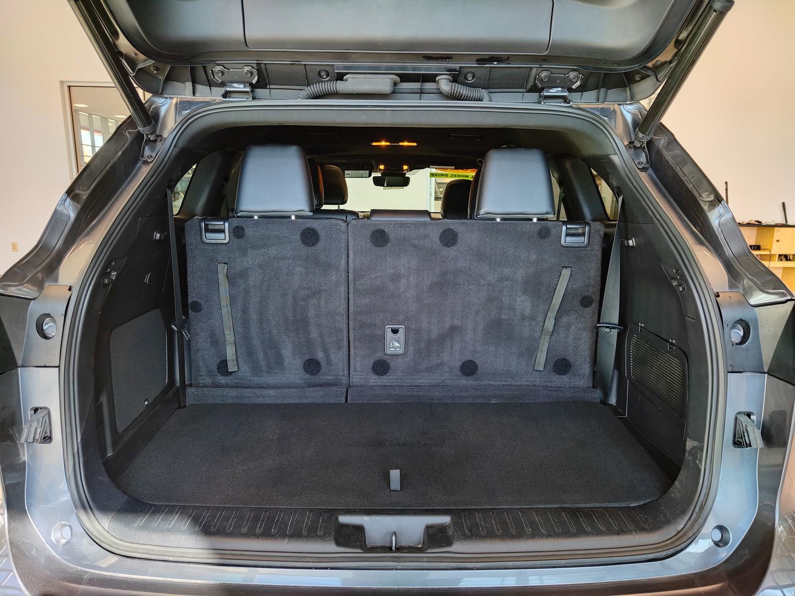 Used 2023 Toyota Highlander XSE image 17