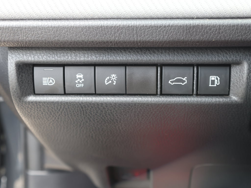 Used 2025 Toyota Camry SE w/ Convenience Package FWD image 30