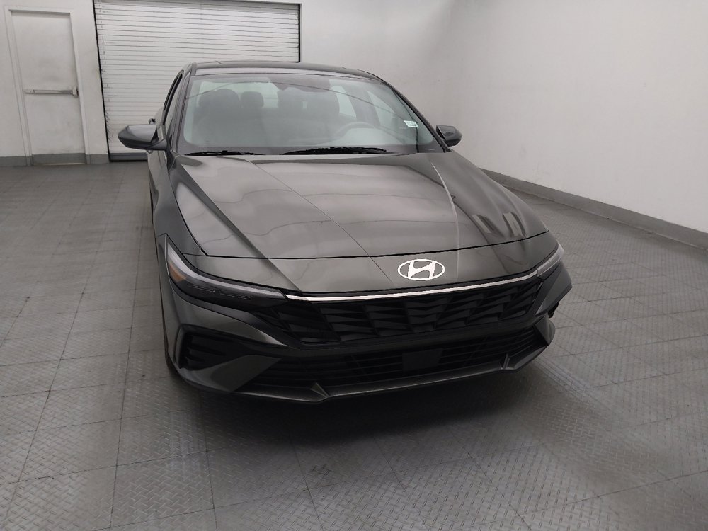 Used 2025 Hyundai Elantra SEL FWD image 14
