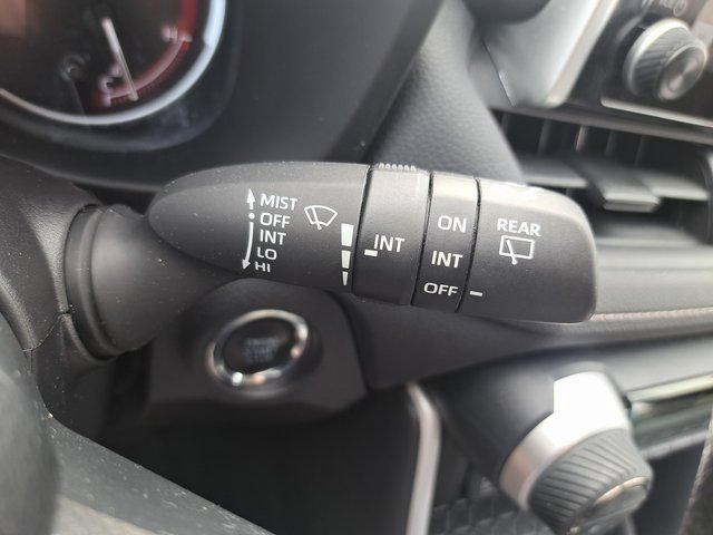 Used 2025 Toyota RAV4 XLE AWD/4WD image 25