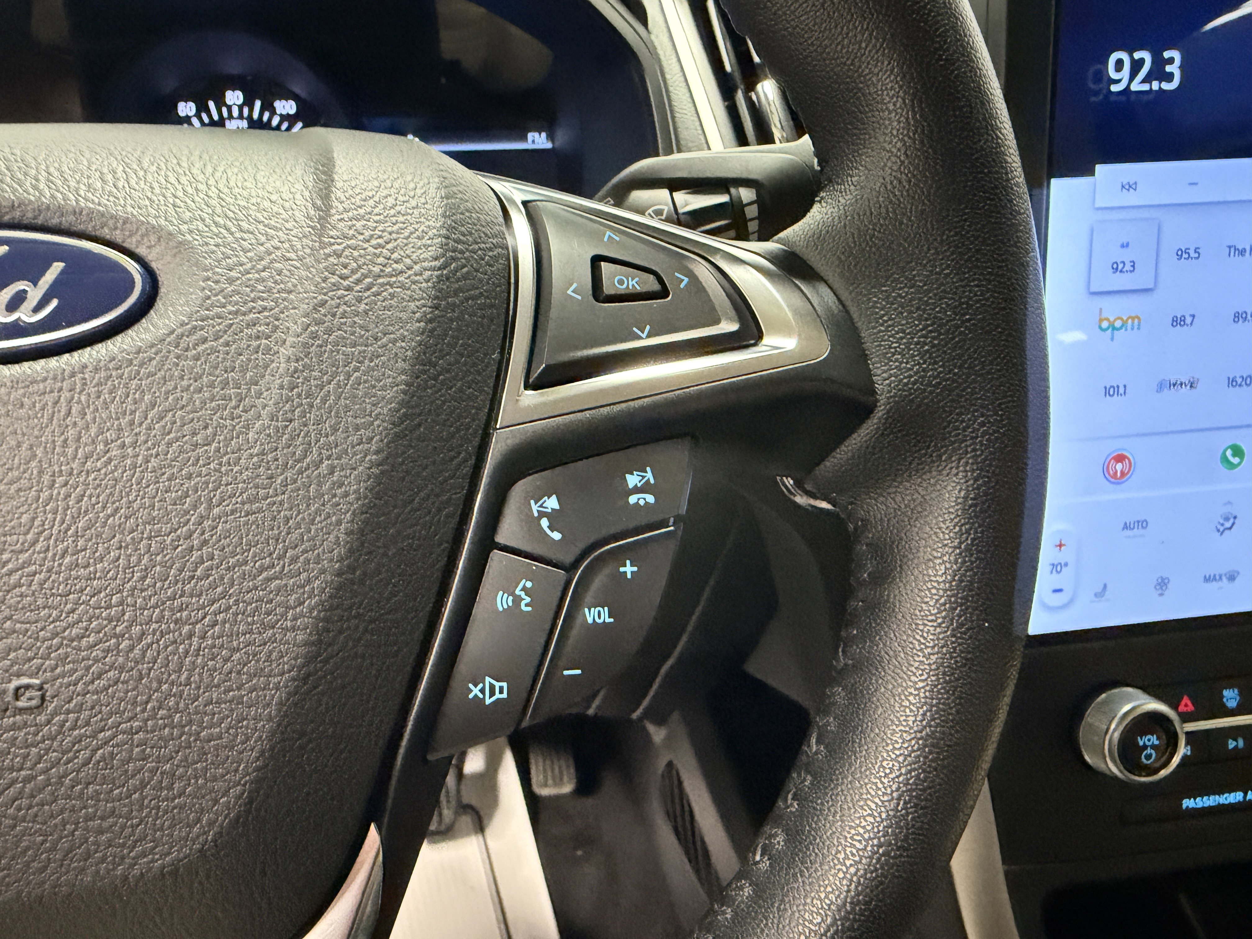 Used 2024 Ford Edge SEL AWD/4WD image 13