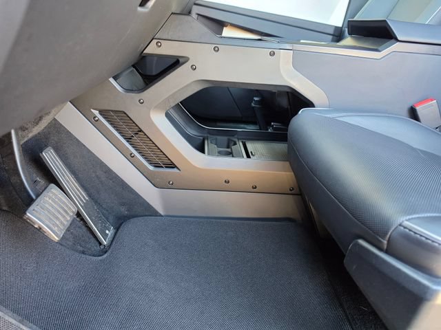 Used 2024 Tesla Cybertruck Cyberbeast AWD/4WD image 24