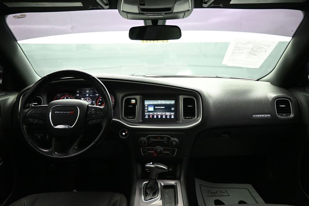 Used 2019 Dodge Charger SXT RWD image 13