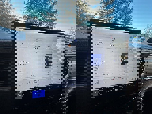 Used 2024 Ford Expedition Limited image 16