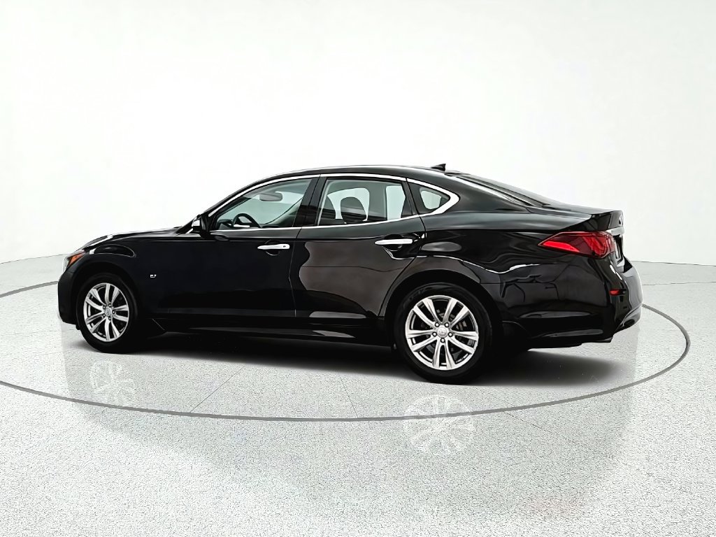 Used 2018 INFINITI Q70 Luxe w/ Proactive Package AWD/4WD image 4