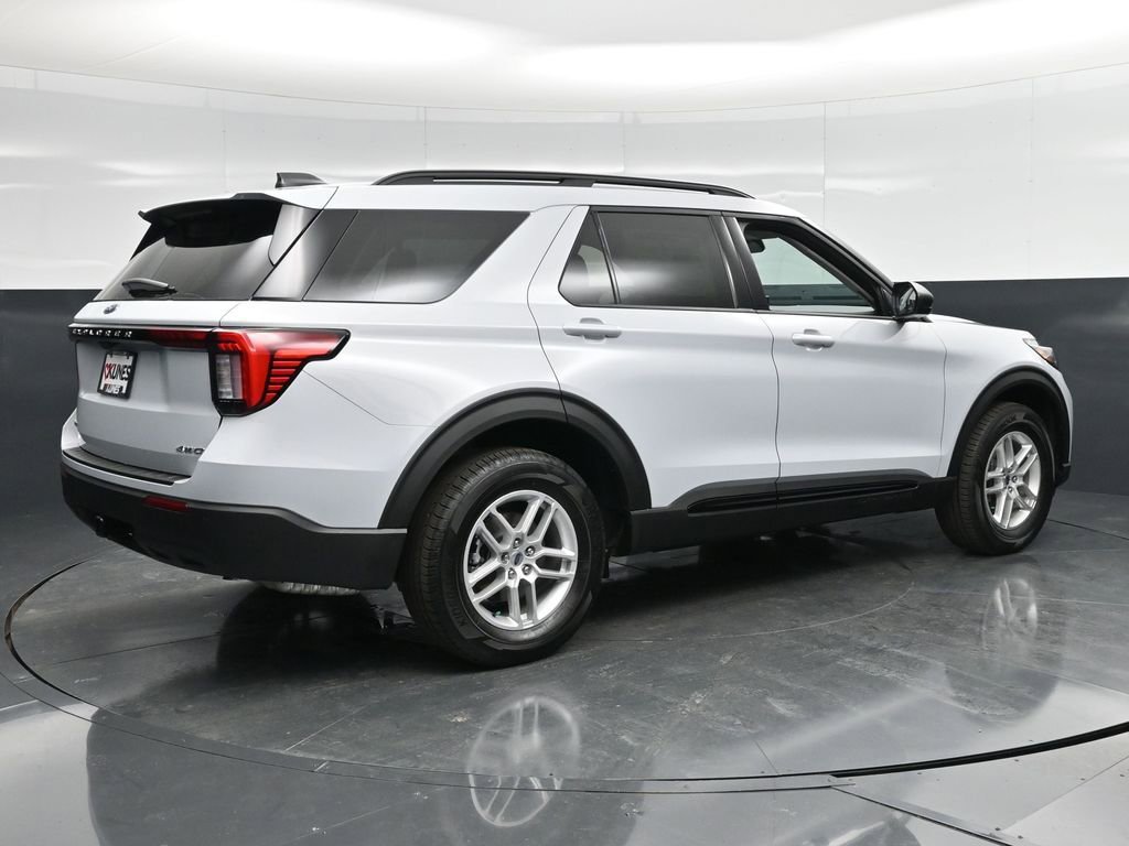 New 2026 Ford Explorer Active image 2