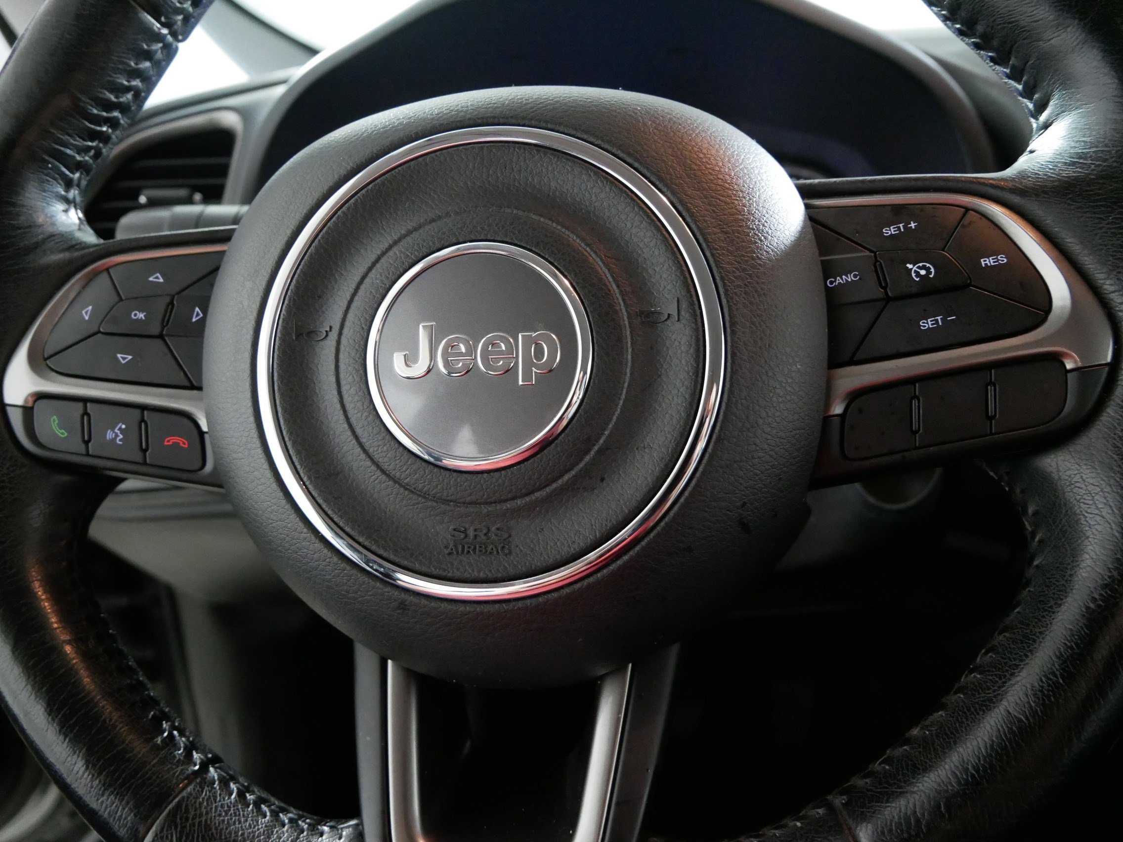 Used 2019 Jeep Renegade Limited AWD/4WD image 25