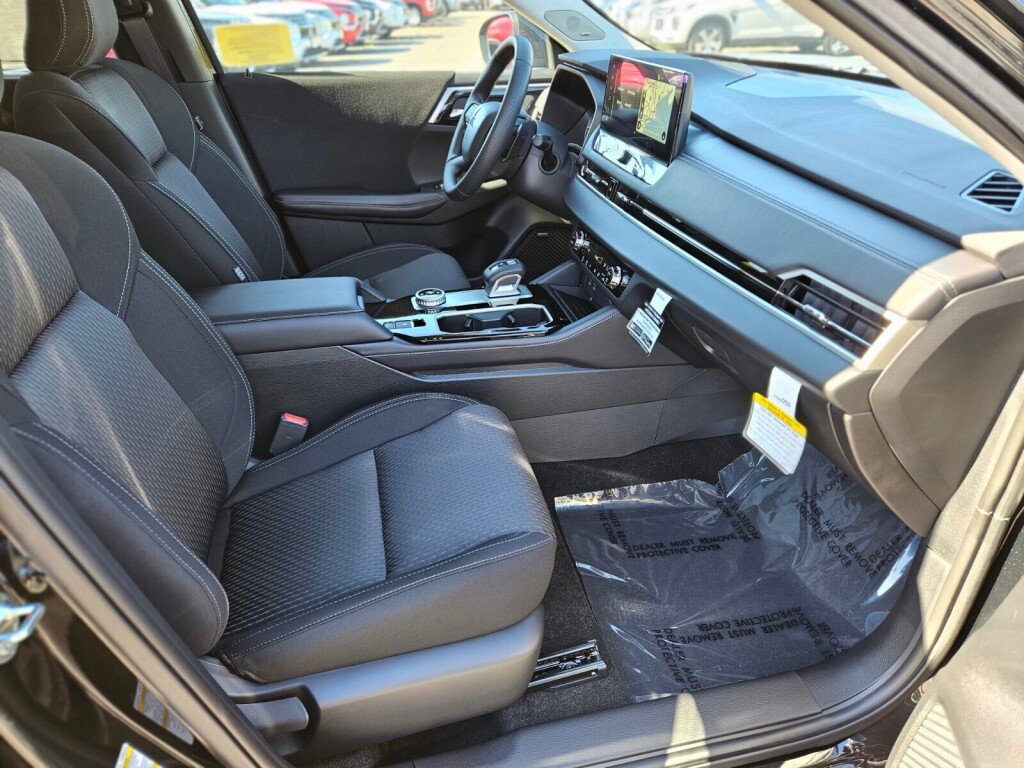 New 2025 Mitsubishi Outlander ES image 11