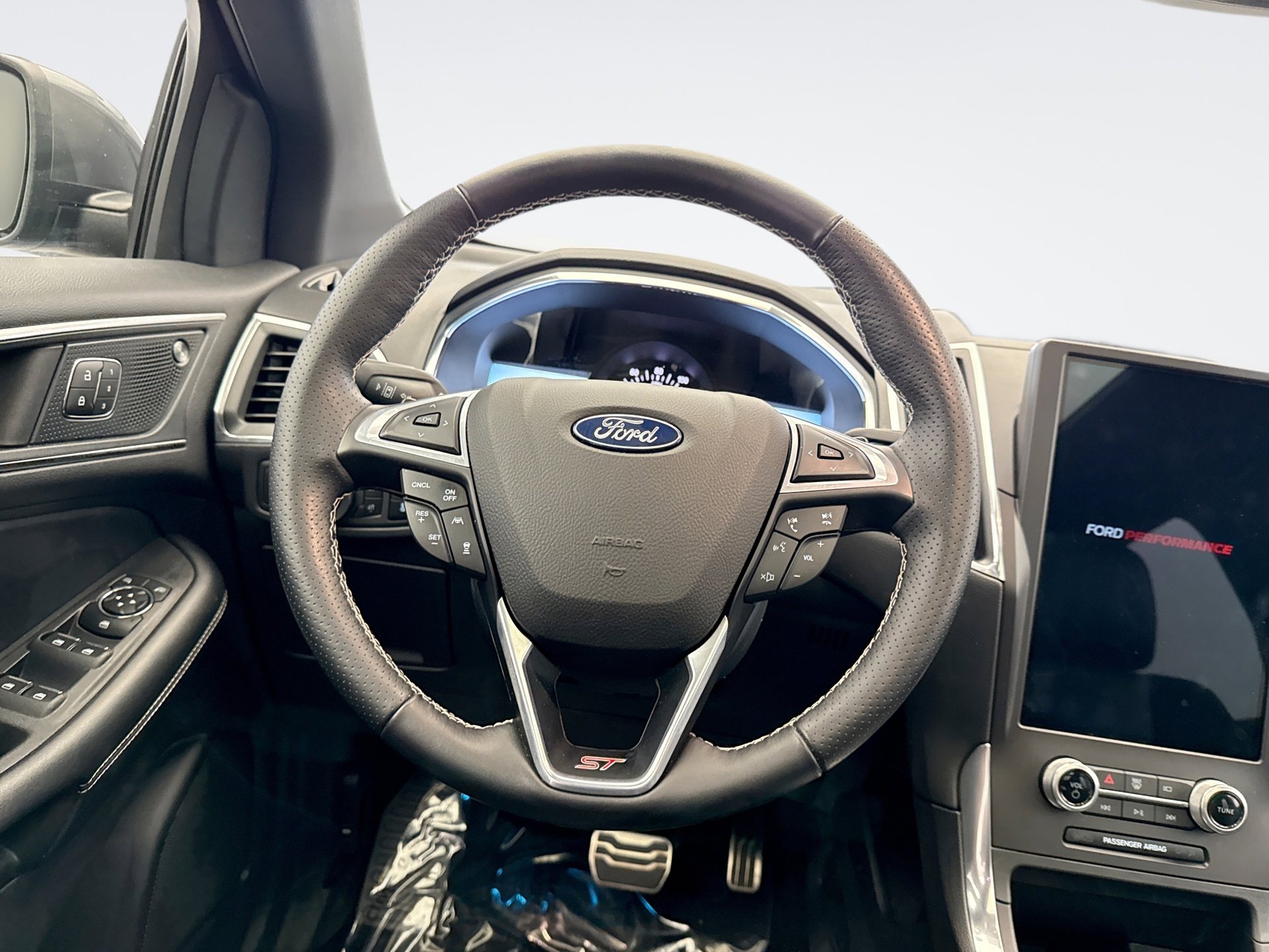 Used 2021 Ford Edge ST w/ Equipment Group 401A AWD/4WD image 12
