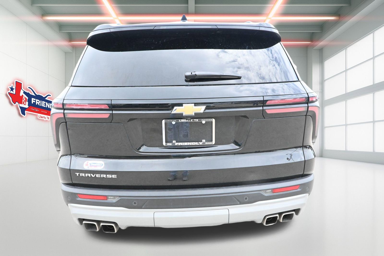Used 2025 Chevrolet Traverse LT FWD image 42