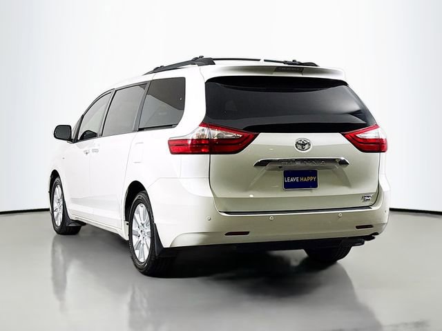 Used 2017 Toyota Sienna XLE image 5