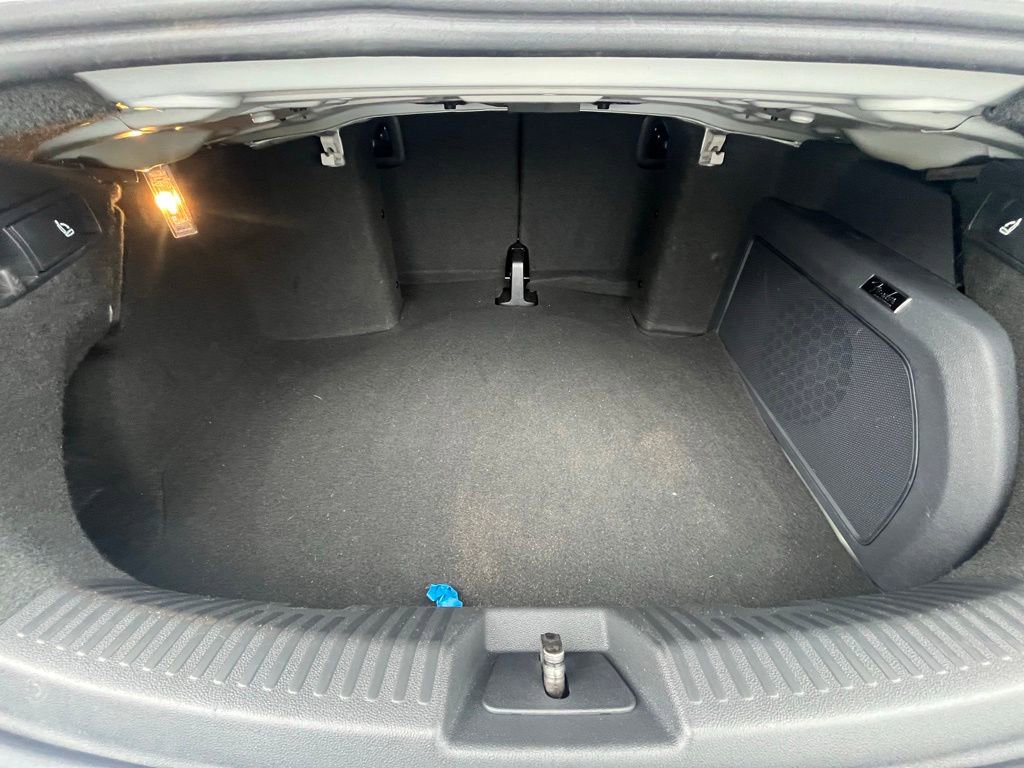 Used 2019 Volkswagen Beetle 2.0T Final Edition SEL FWD image 31