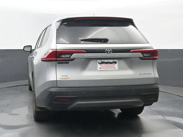 Used 2024 Toyota Grand Highlander AWD image 4