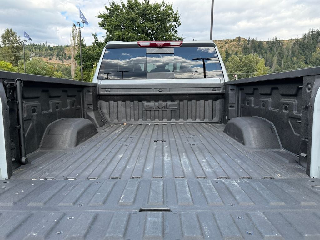 Used 2025 GMC Sierra 2500 AT4X AWD/4WD image 22