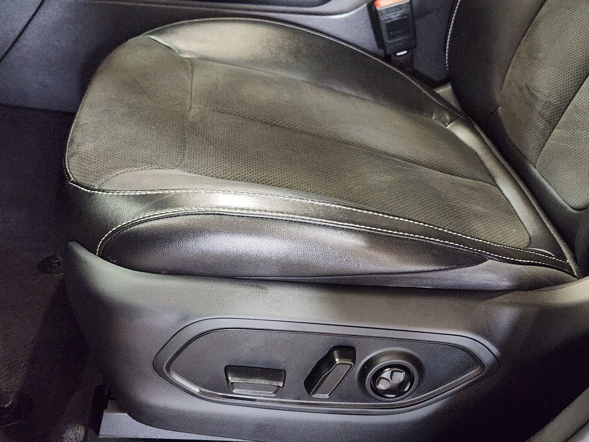 Used 2022 Jeep Grand Cherokee L Laredo RWD image 43
