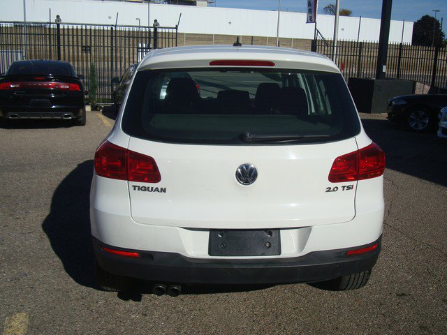 Used 2014 Volkswagen Tiguan S image 4
