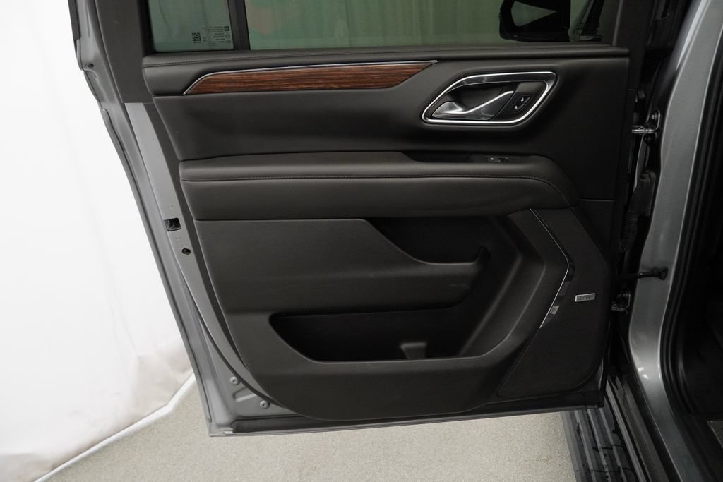 Used 2023 Chevrolet Suburban High Country AWD/4WD image 27
