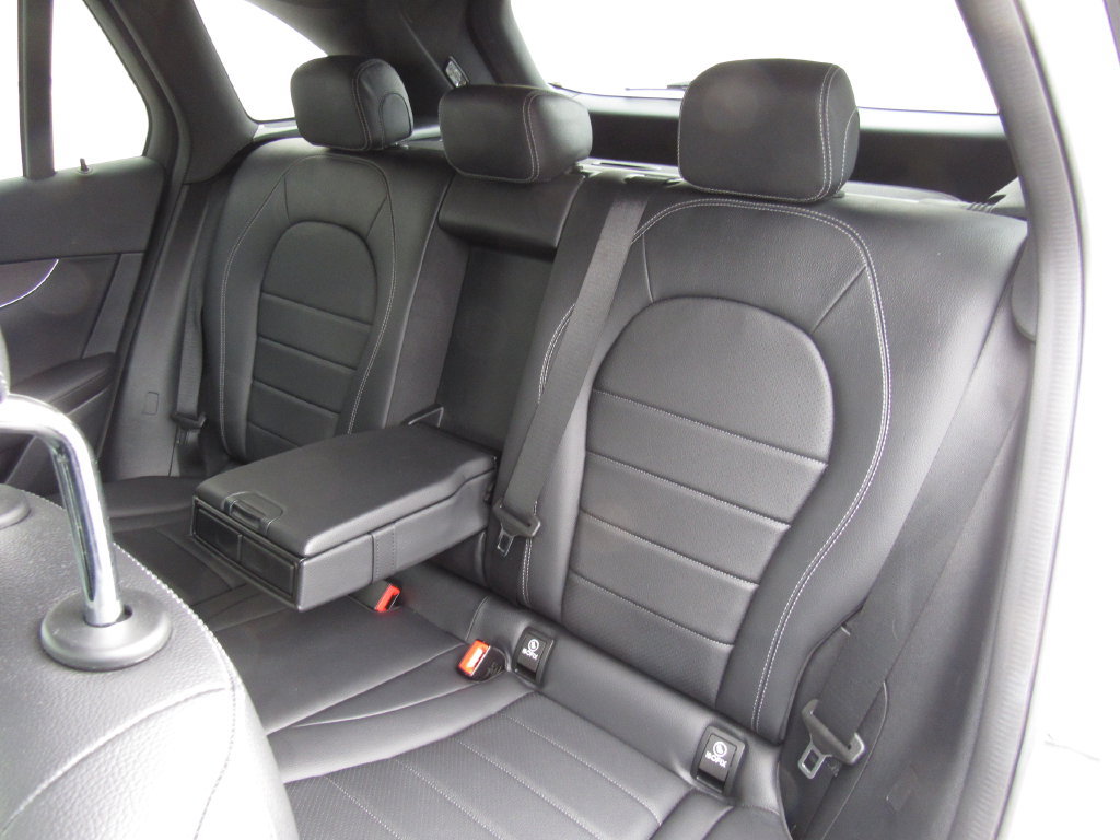 Used 2020 Mercedes-Benz GLC 300 4MATIC image 9