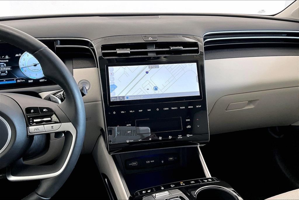 Certified 2024 Hyundai Tucson Limited AWD/4WD image 6