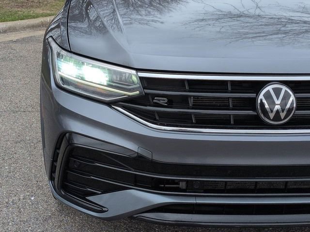 Used 2022 Volkswagen Tiguan SE R-Line AWD/4WD image 9