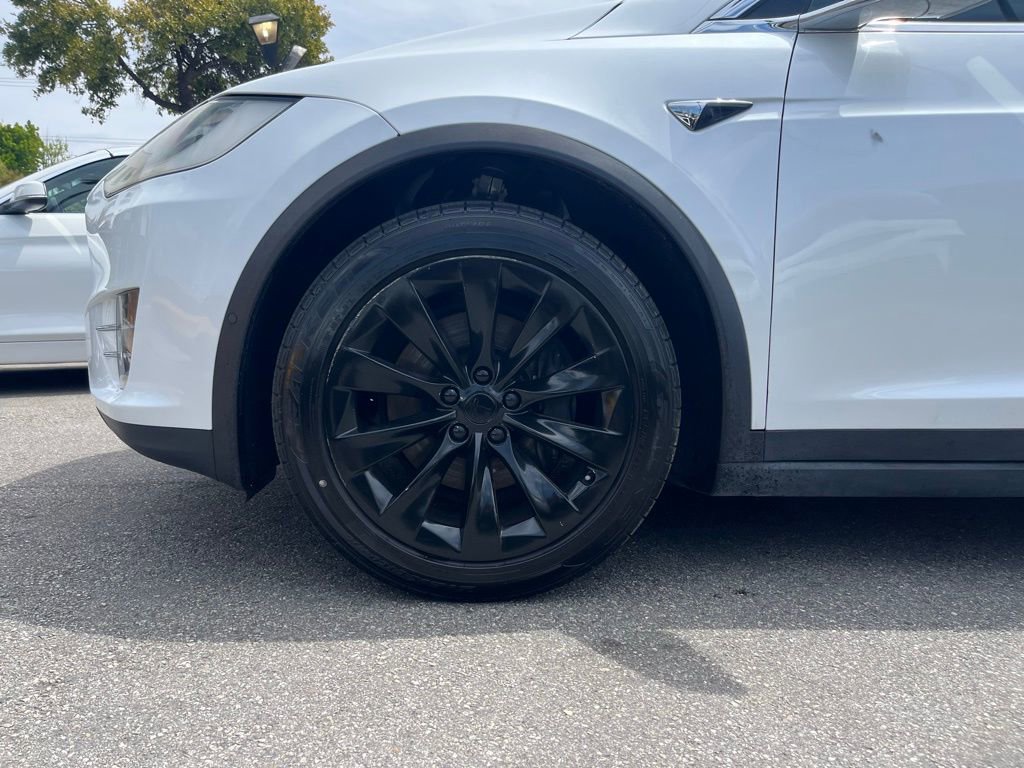 Used 2020 Tesla Model X Long Range image 11