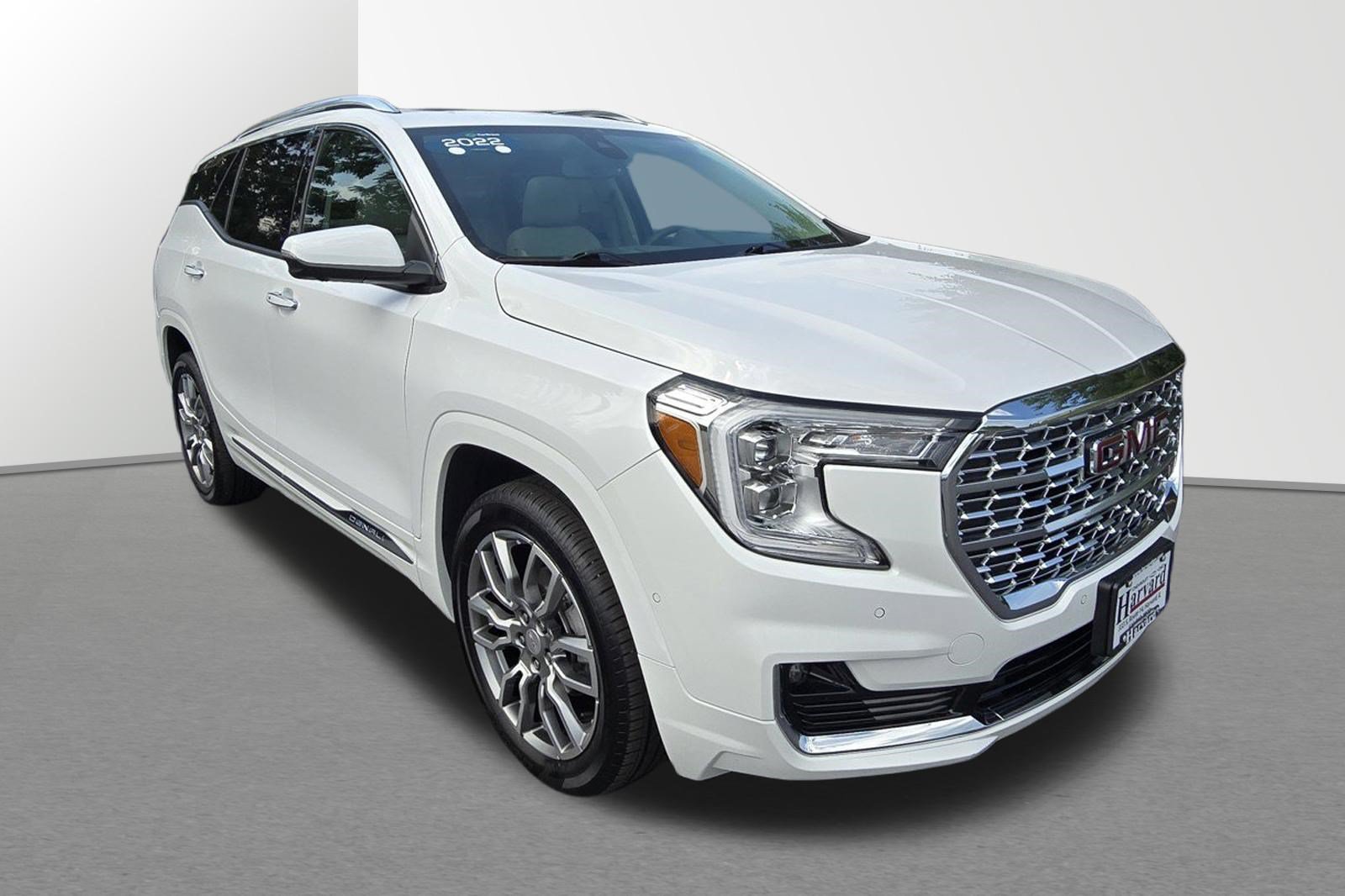 Used 2022 GMC Terrain Denali w/ Denali Premium Package AWD/4WD image 1