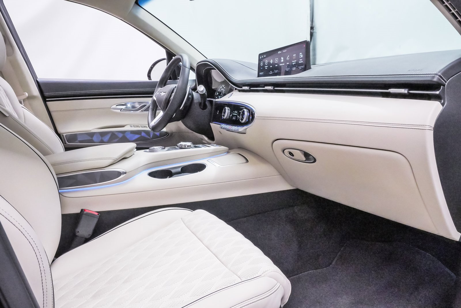 Certified 2025 Genesis GV70 3.5T Sport w/ Sport Advanced Package image 13