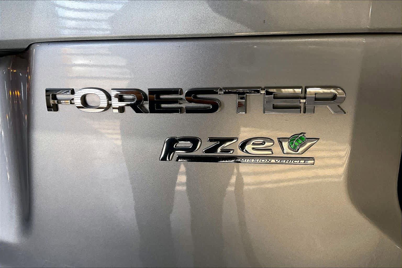 Used 2016 Subaru Forester 2.5i Limited AWD/4WD image 10