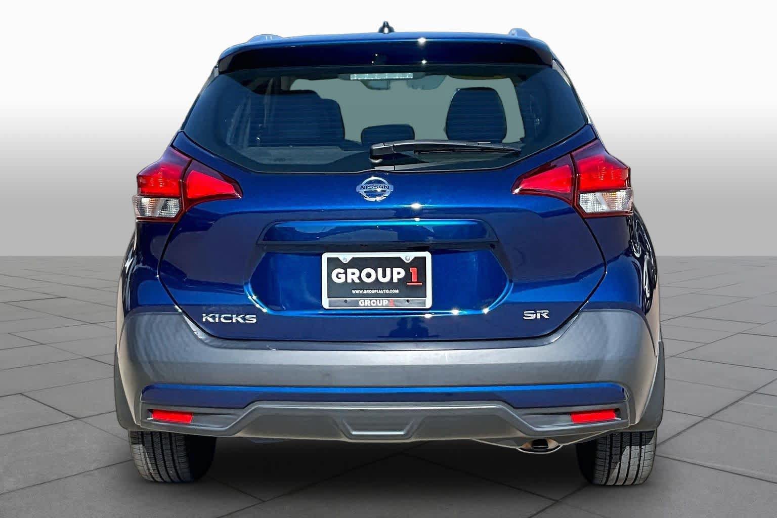 Used 2019 Nissan Kicks SR w/ SR Premium Package FWD image 4