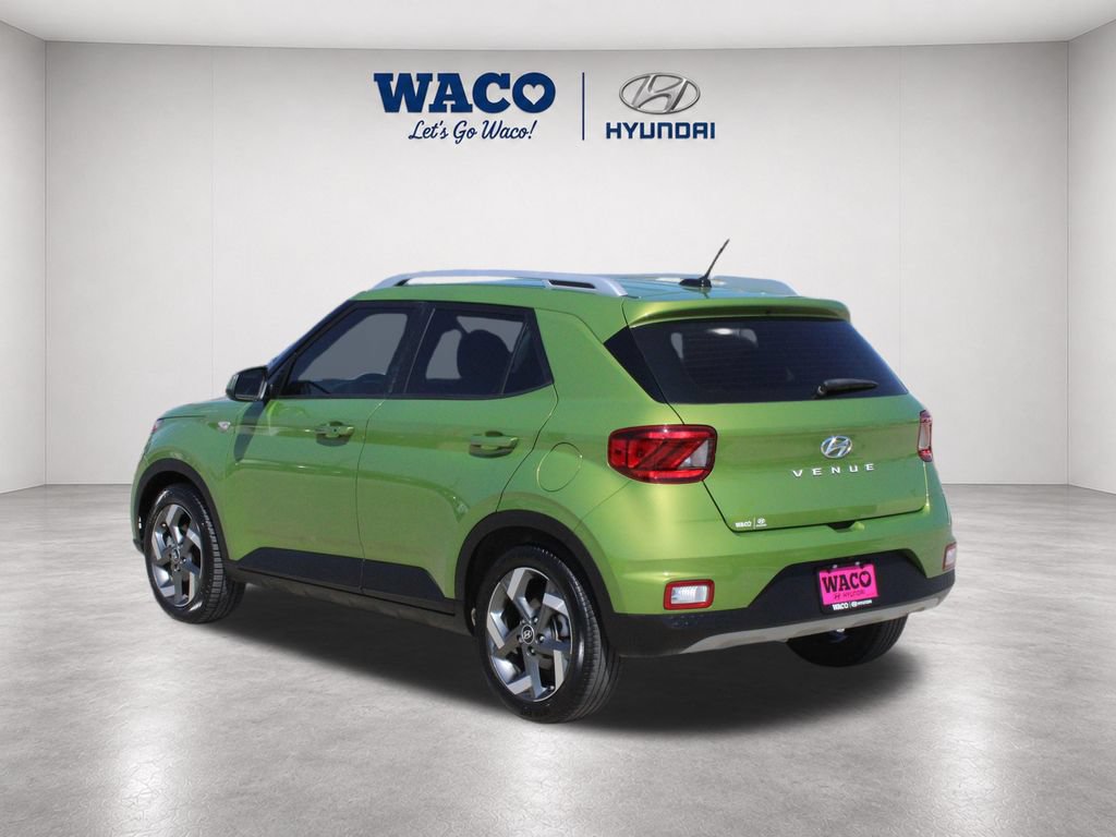Used 2024 Hyundai Venue SEL FWD image 6