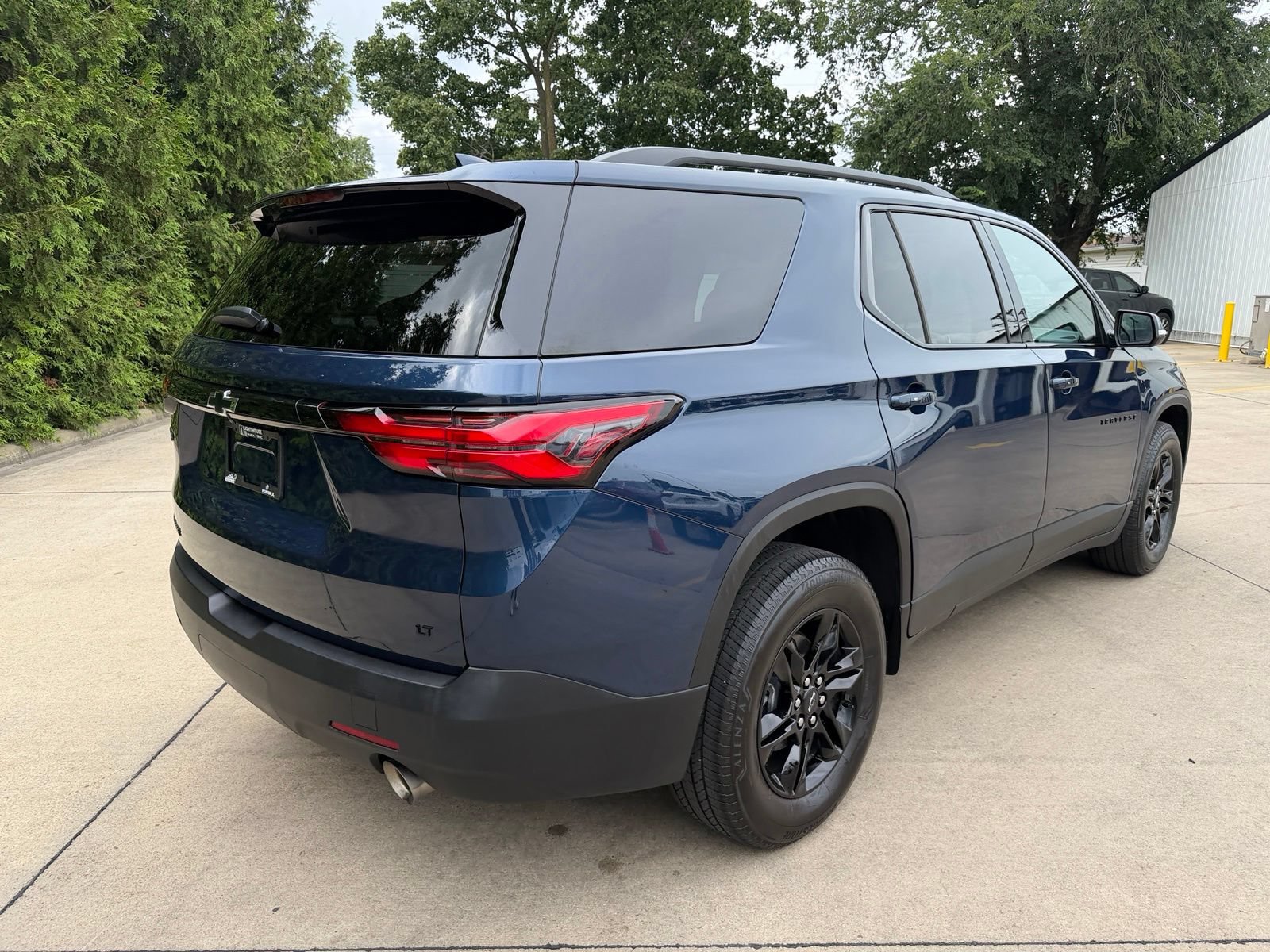 Used 2023 Chevrolet Traverse LT FWD image 31