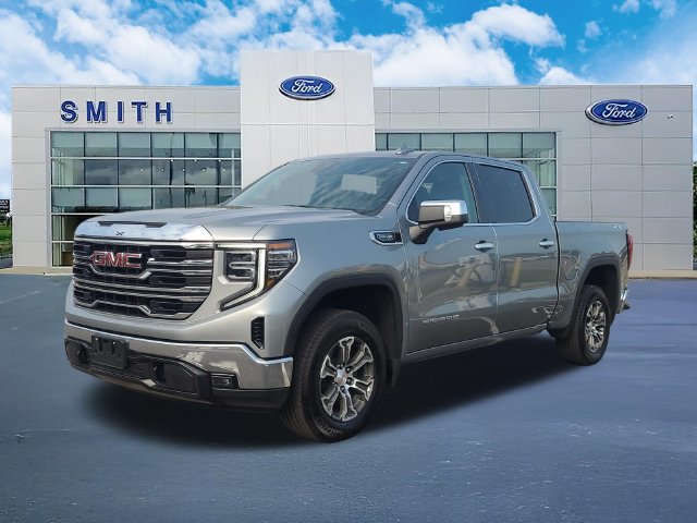 Used 2026 GMC Sierra 1500 SLT AWD/4WD image 1