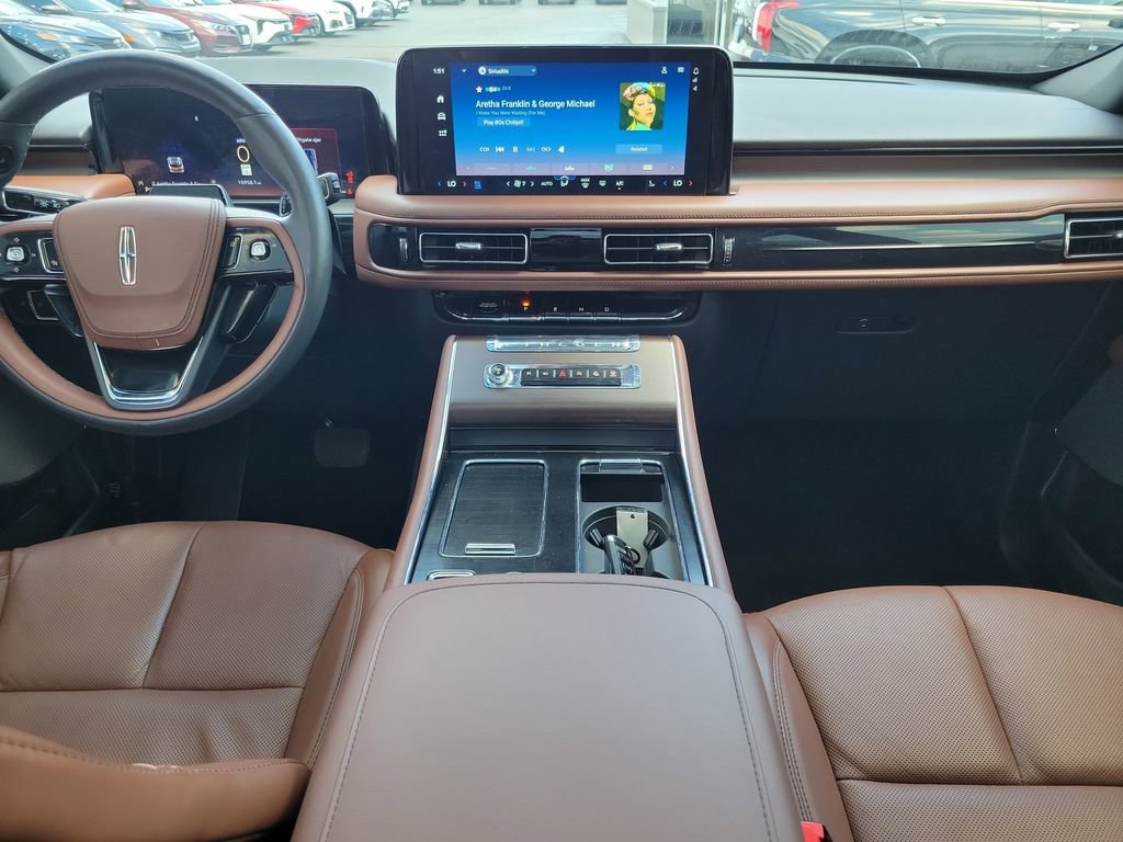 Certified 2025 Lincoln Aviator Reserve AWD/4WD image 11