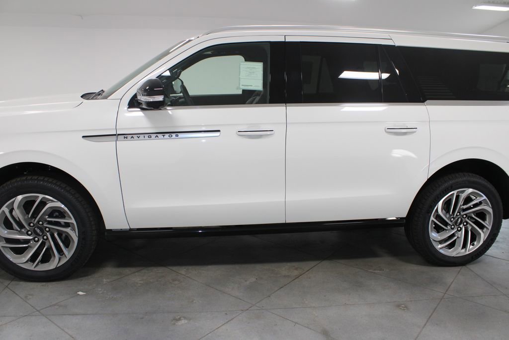 New 2026 Lincoln Navigator L Reserve image 5