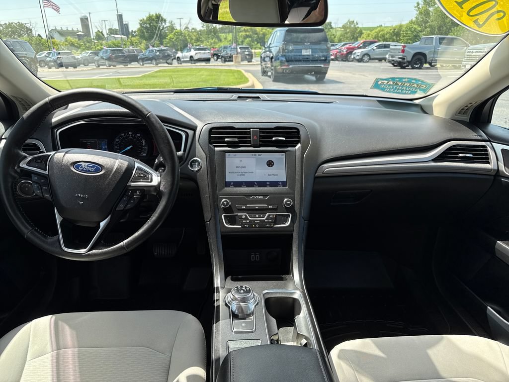 Used 2019 Ford Fusion SE w/ Equipment Group 151A FWD image 11