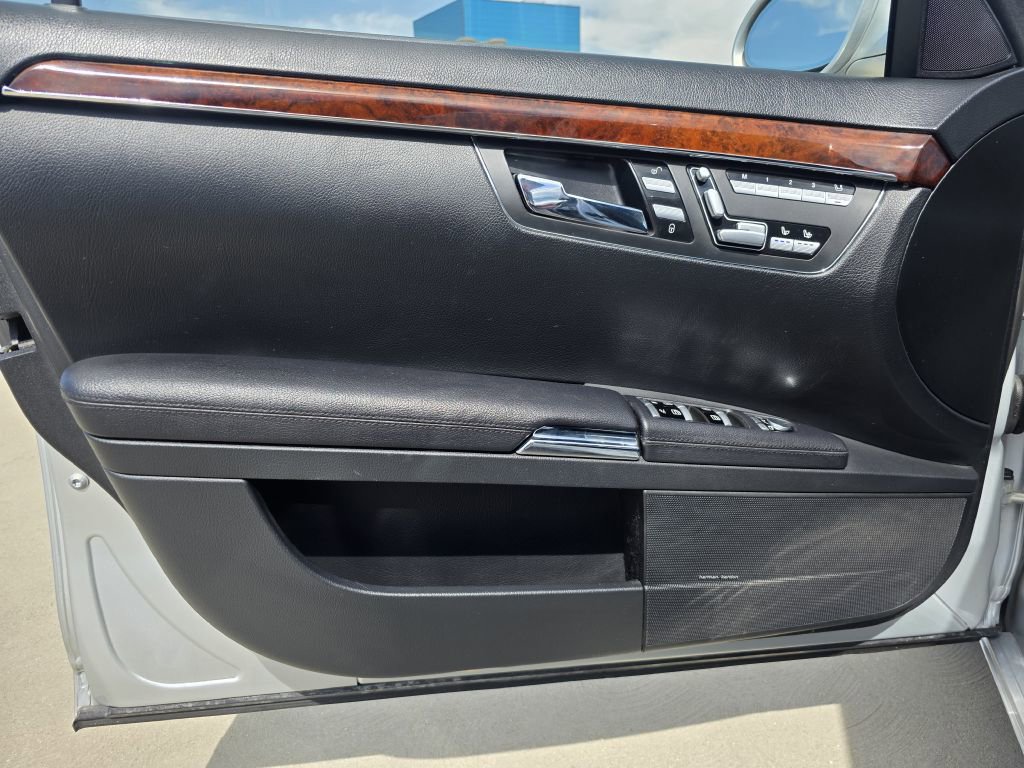 Used 2009 Mercedes-Benz S 550 image 16