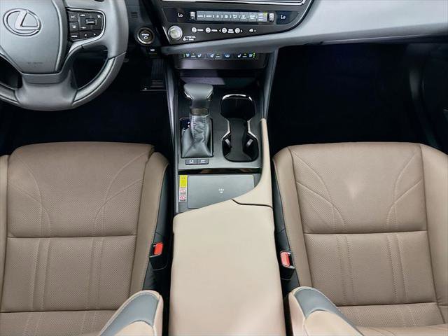 Certified 2023 Lexus ES 300h w/ Accessory Package (Z1) image 17