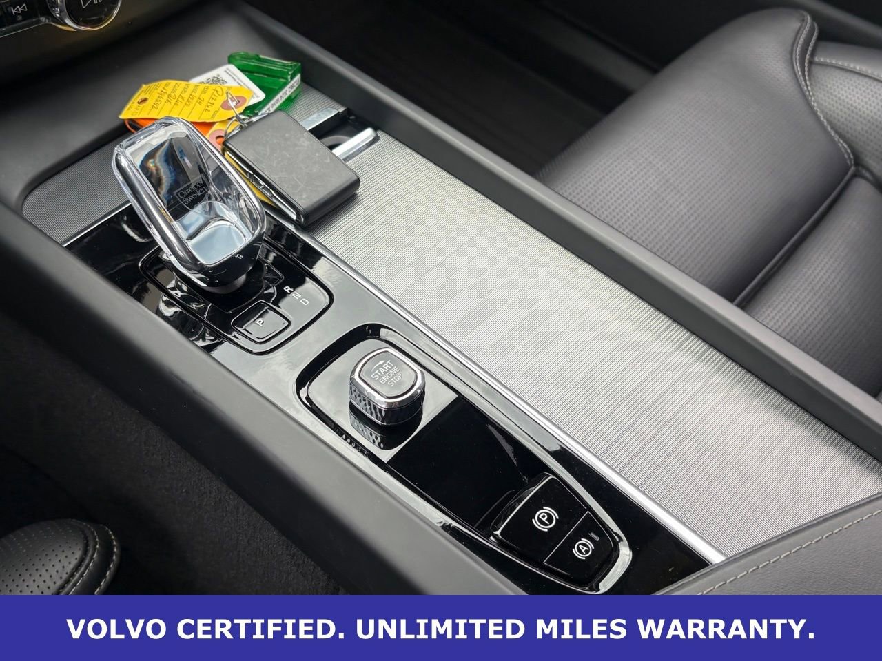 Certified 2024 Volvo XC60 B5 Ultimate w/ Protection Package Premier image 20