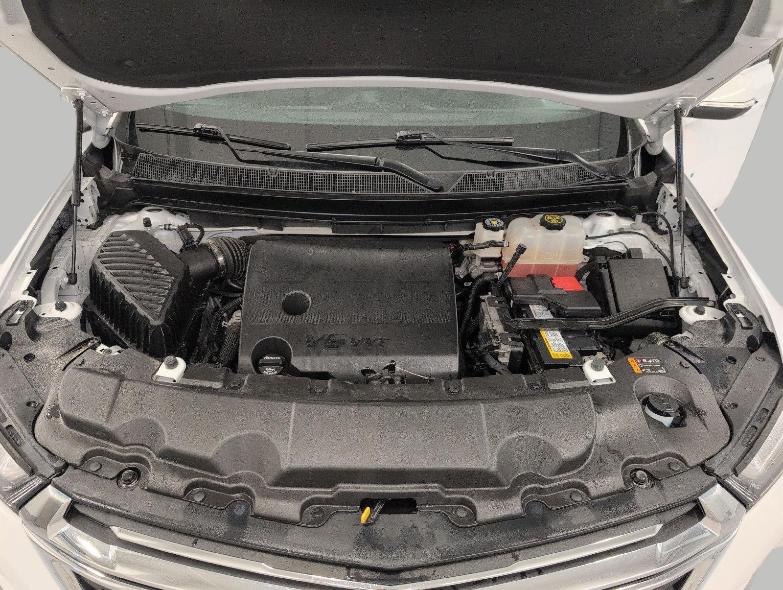 Used 2023 Chevrolet Traverse LT w/ LPO, Floor Liner Package AWD/4WD image 9