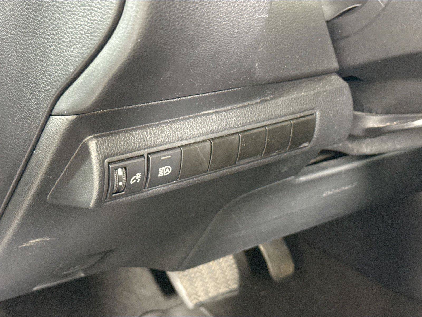 Used 2024 Toyota Corolla LE FWD image 15