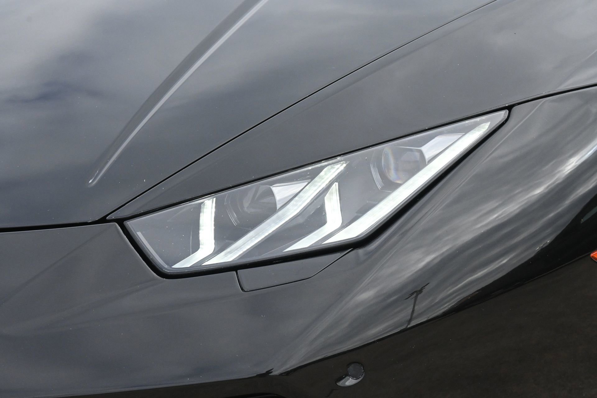 Used 2015 Lamborghini Huracan LP 610-4 AWD/4WD image 24