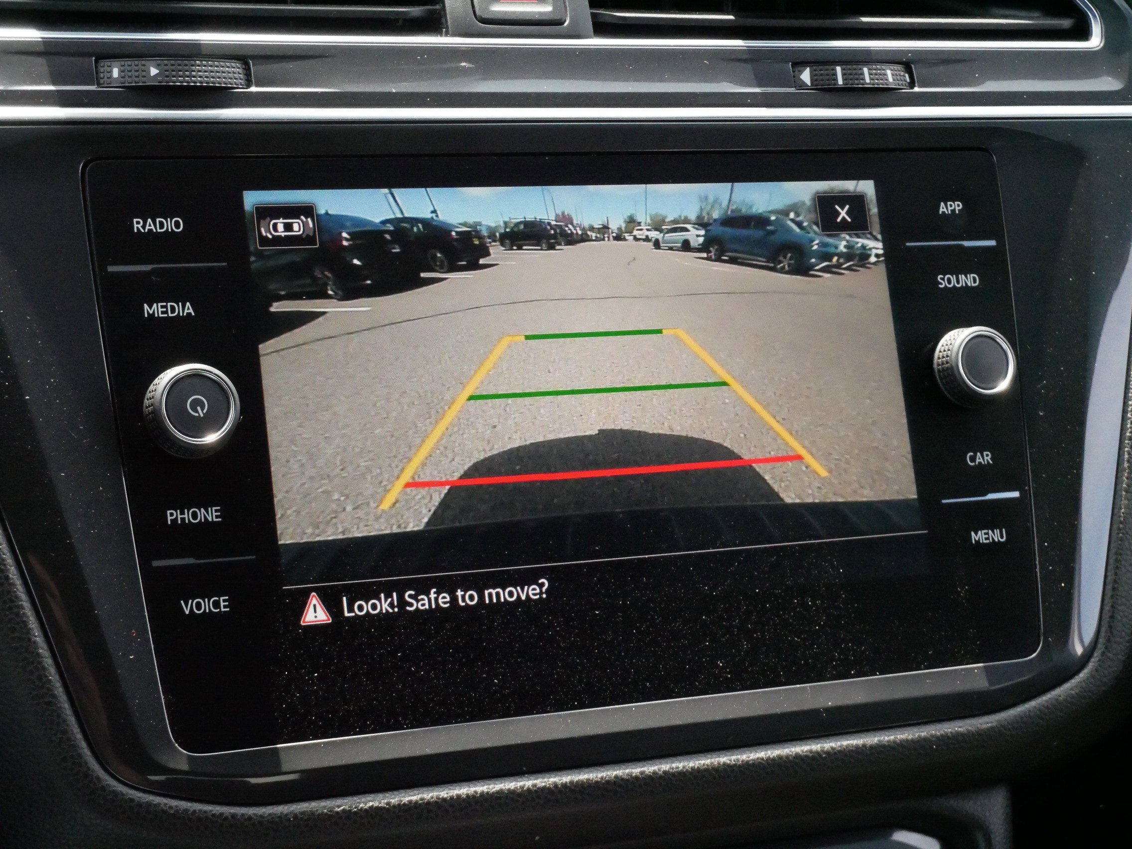 Certified 2023 Volkswagen Tiguan SE R-Line AWD/4WD image 30