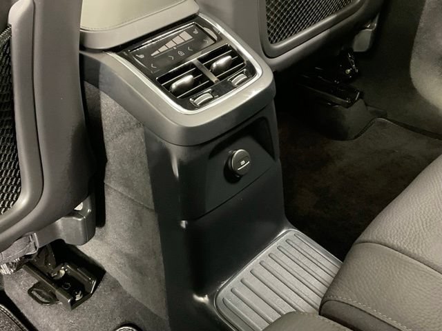 Certified 2025 Volvo XC90 T8 Plus AWD/4WD image 25