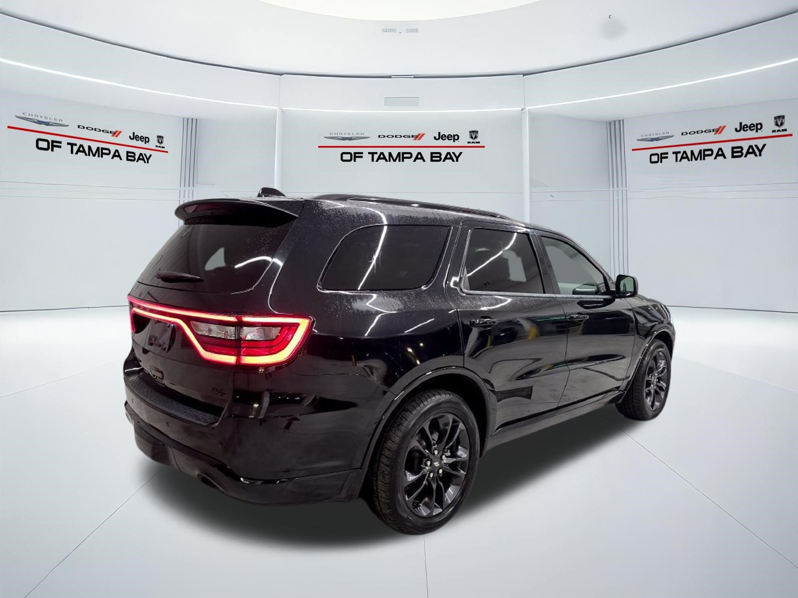 Used 2023 Dodge Durango R/T w/ Blacktop Package AWD/4WD image 6