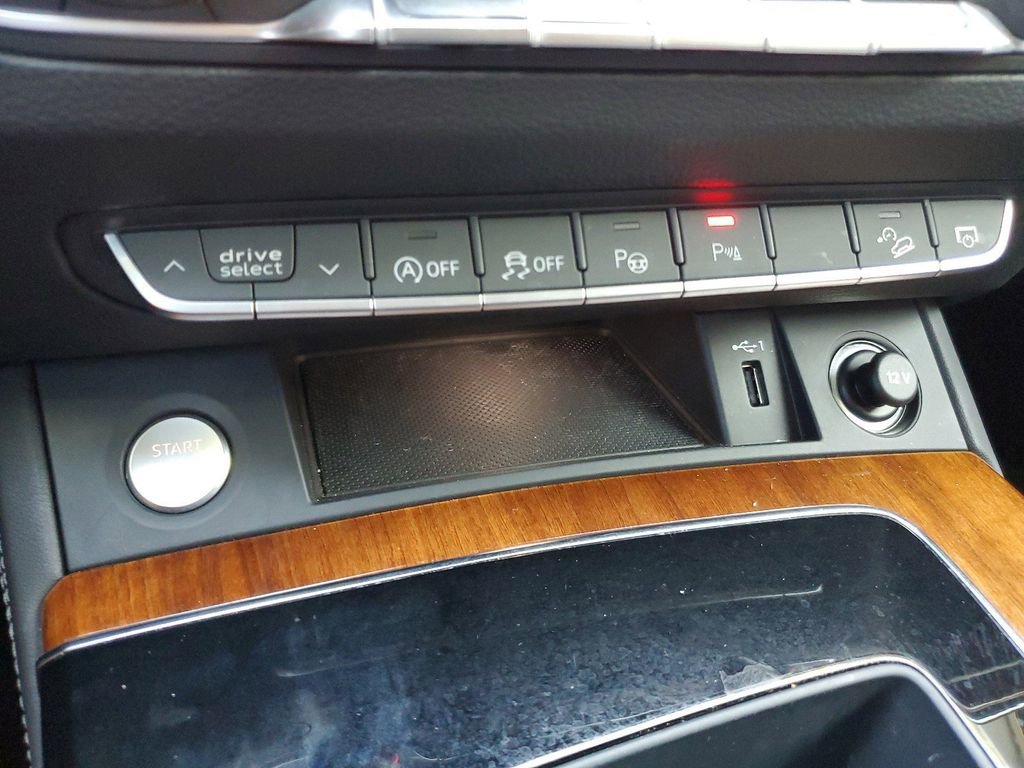 Used 2021 Audi Q5 Prestige w/ Prestige Package image 30