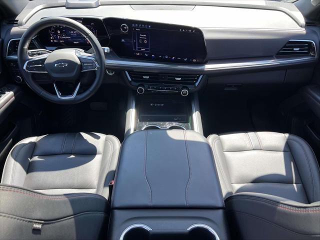 Used 2025 Chevrolet Suburban RST w/ Comfort Package image 16